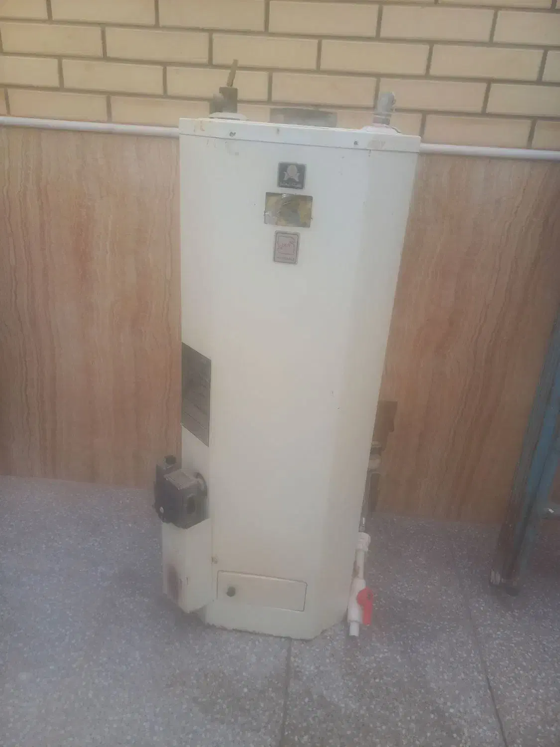 آبگرمکن دیواری|آبگرمکن، پکیج، شوفاژ|میبد, |دیوار