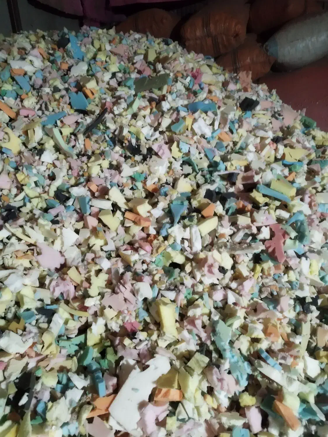 خرید ضایعات اسفنج و فوم سرد با قیمت مناسب|عمدهفروشی|چهاردانگه (تهران), |دیوار