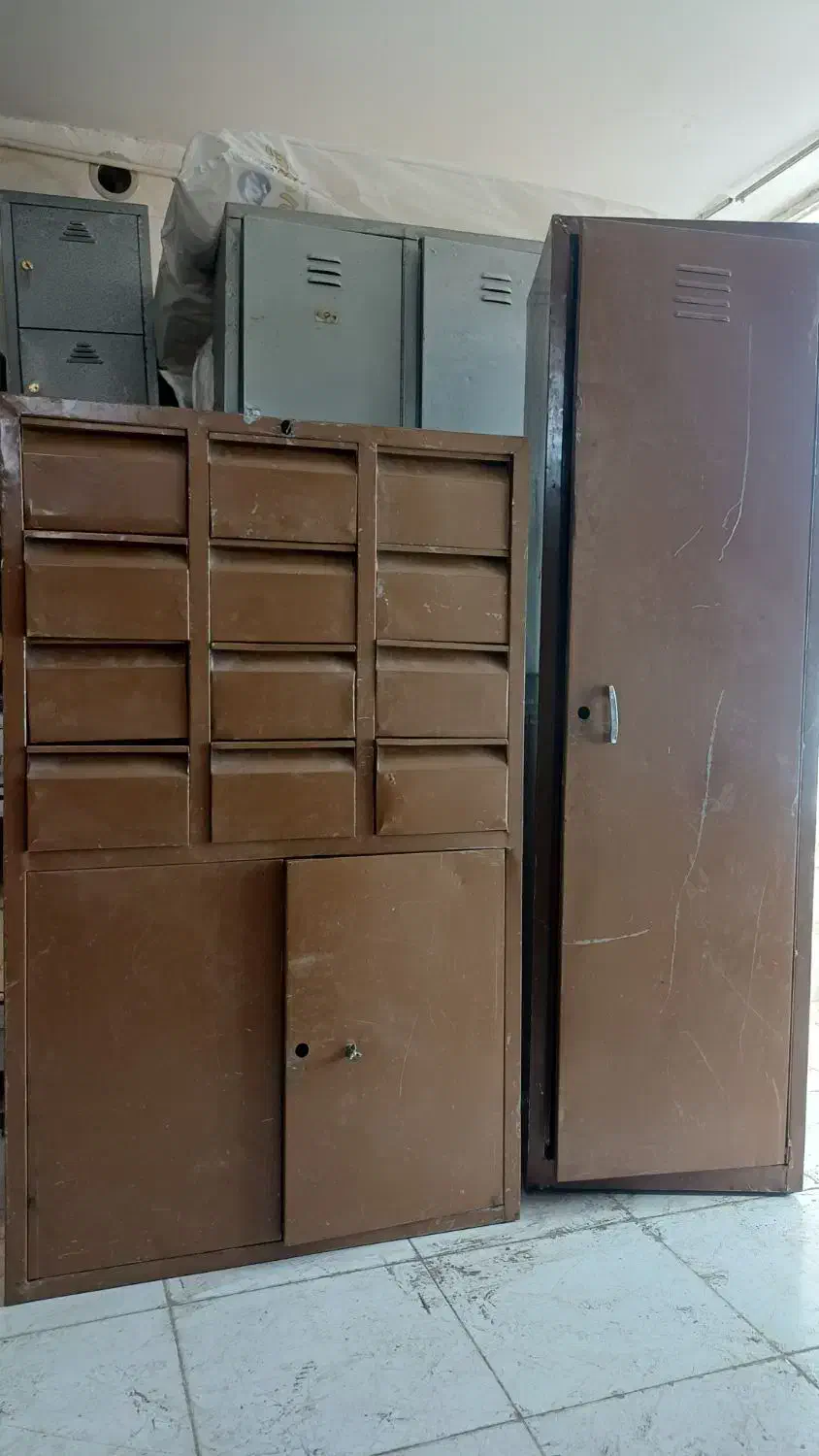 کمد دراور|جاکفشی، کمد، دراور|برخوار, |دیوار