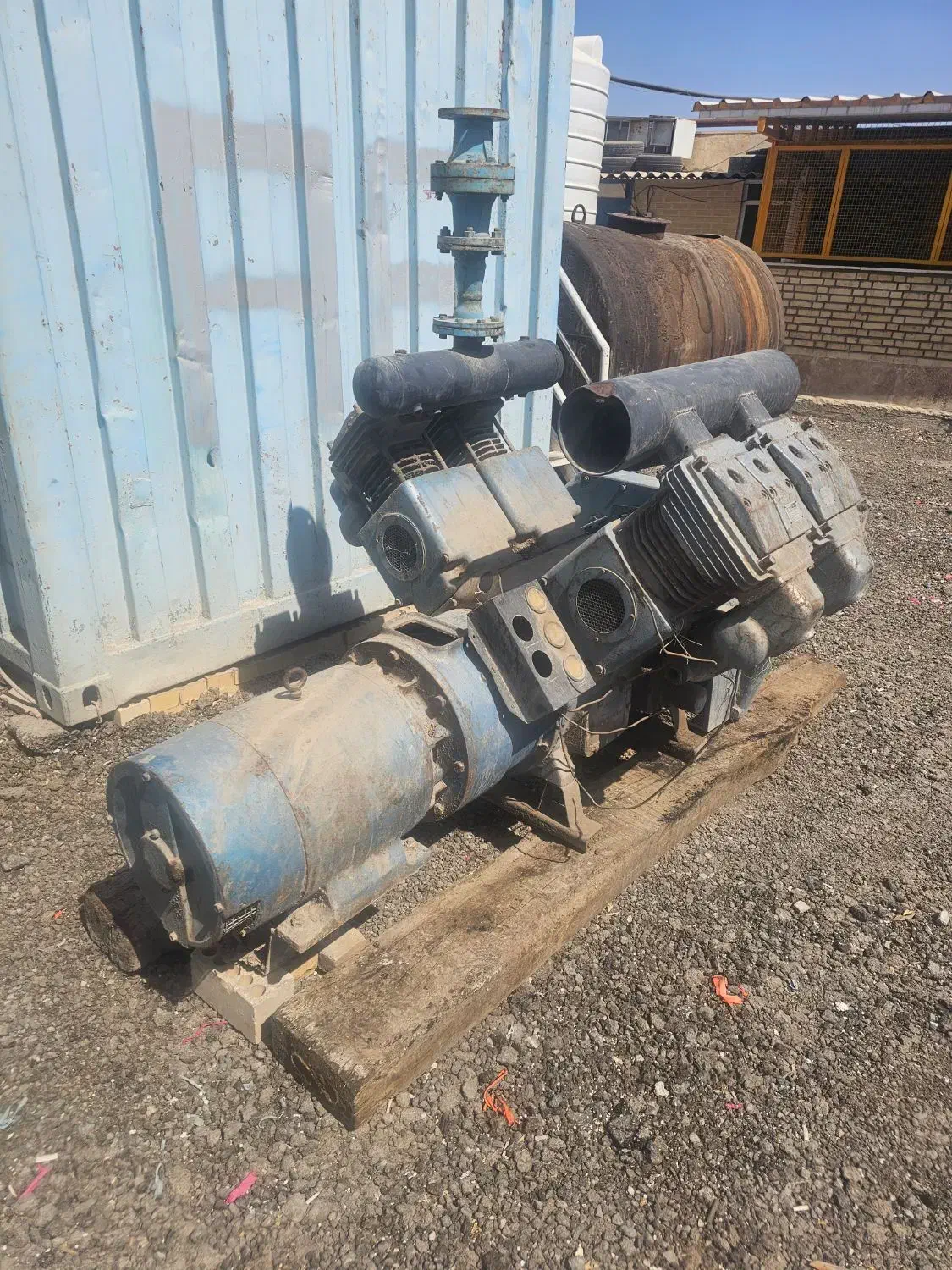 یک دستگاه کمپرسور پیستونی برومواید ساخت انگلستان|ماشینآلات صنعتی|رباطکریم, پرندک|دیوار