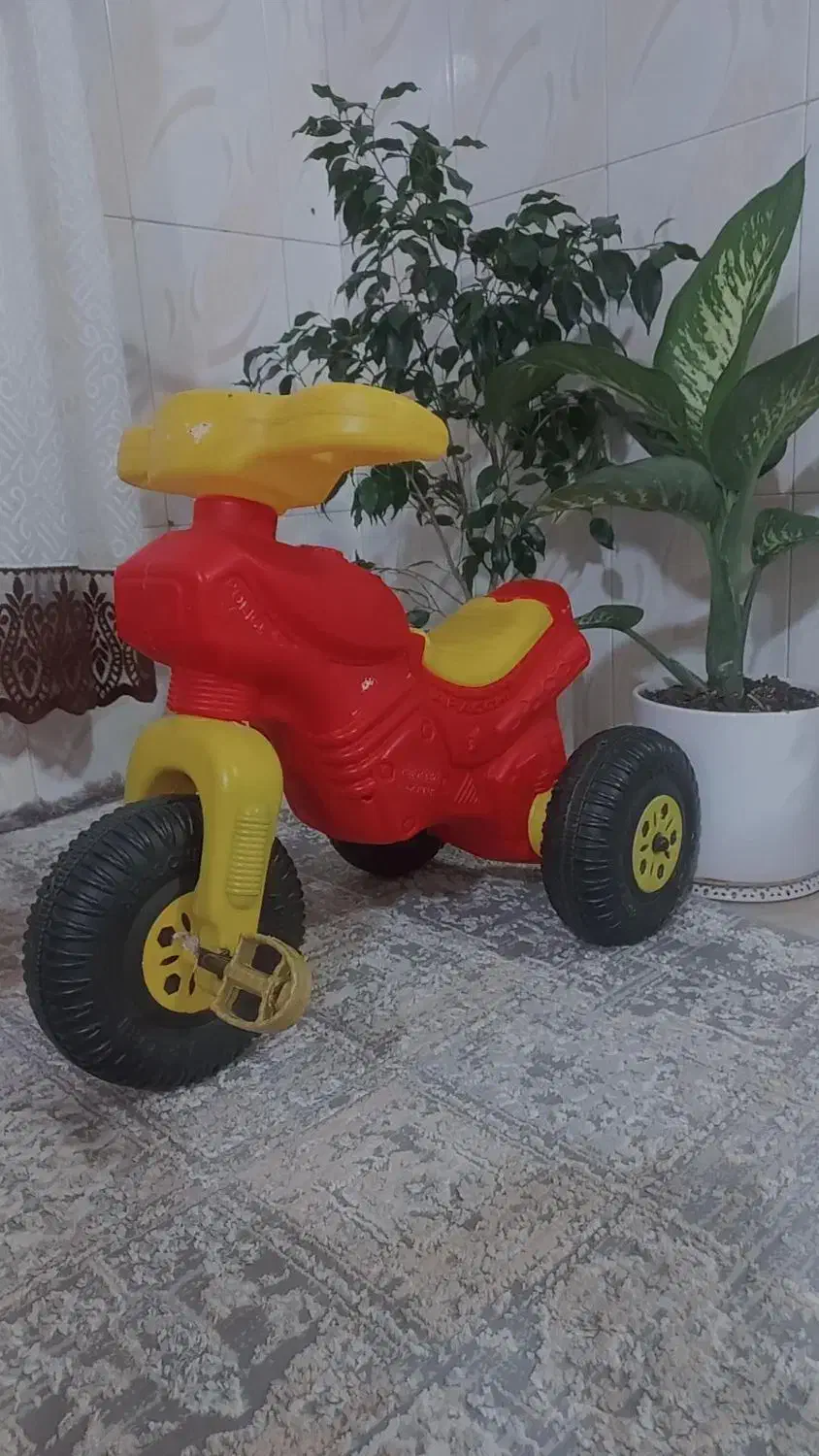 دوچرخه کودک|اسباب‌بازی بچه|بومهن, |دیوار