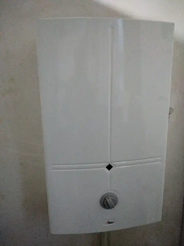 آبگرمگن دیواری بوتانB 3218i|آبگرمکن، پکیج، شوفاژ|بروجن, |دیوار