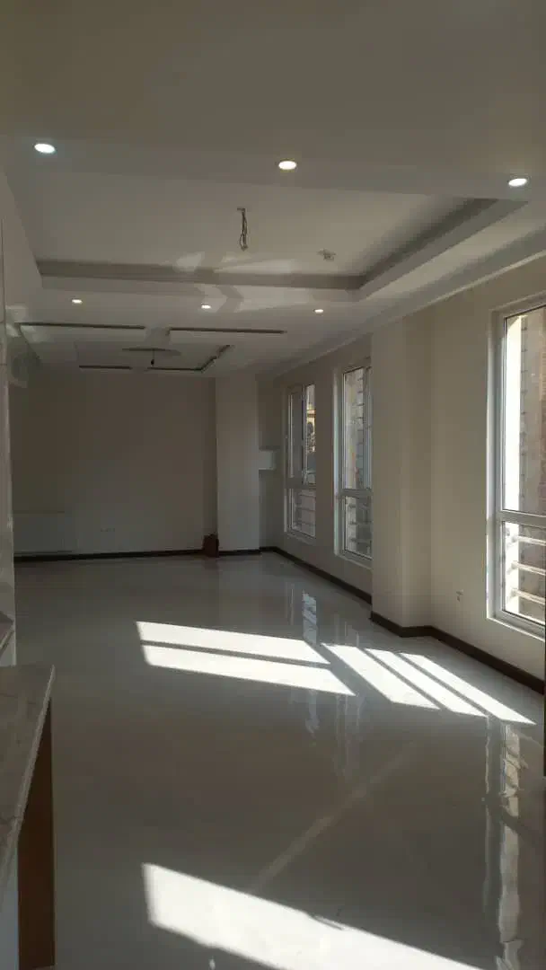 ۹۰ متر دو خواب خوش نور و خوش نقشه با پارکینگ