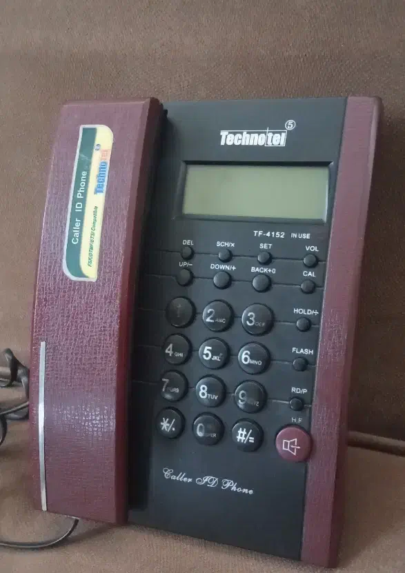 تلفن. سالم و تمیز|تلفن رومیزی|دورود, |دیوار