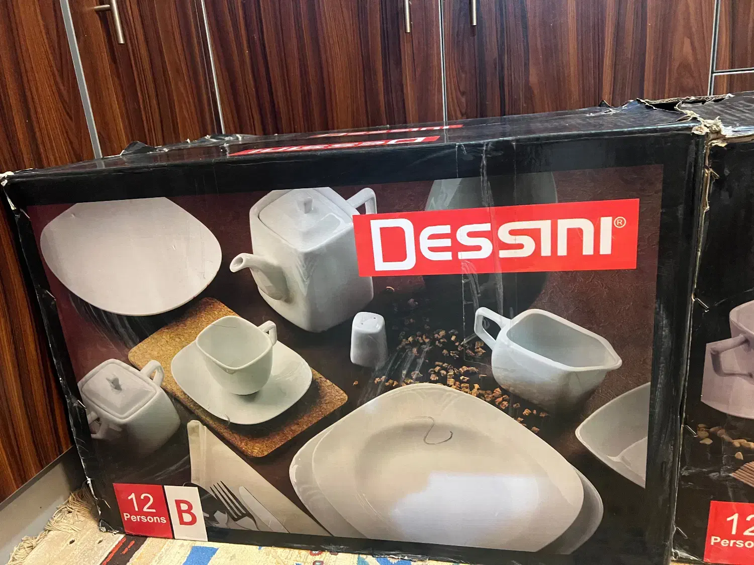 سرویس چینی ۱۲ نفره|ظروف سرو و پذیرایی|اصفهان, جلفا|دیوار