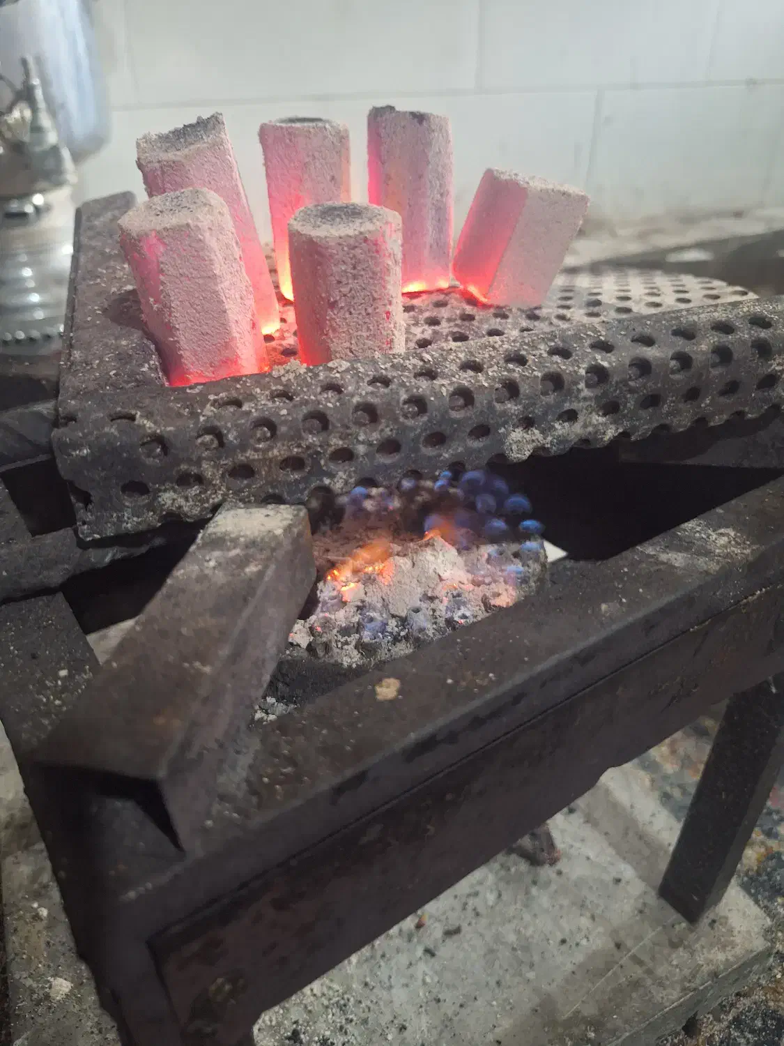 ذغال حبه ای نارگیل( ۱۰۰٪ کربن پسته)|عمدهفروشی|زاویه, |دیوار