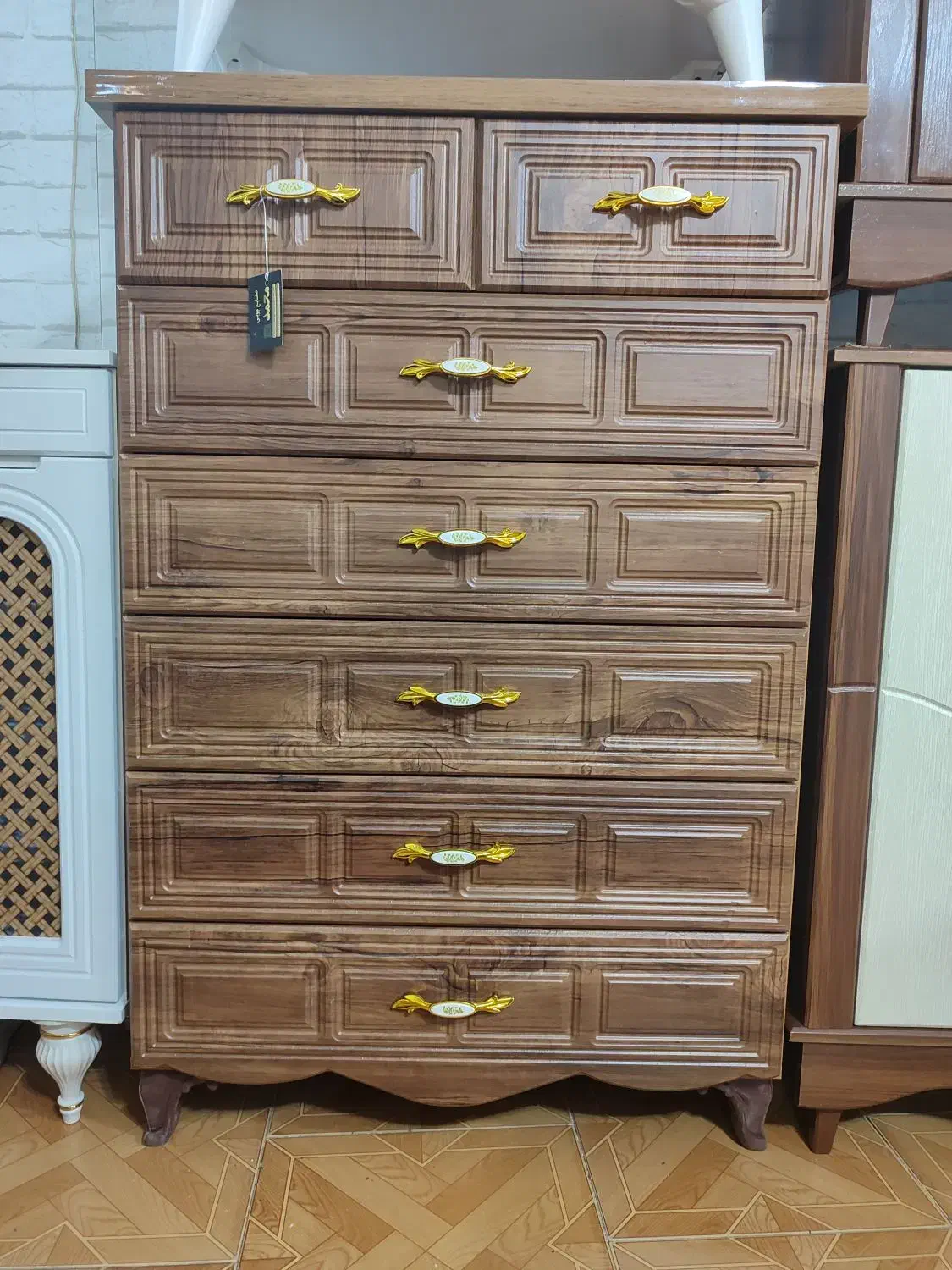 کمد و دراور|جاکفشی، کمد، دراور|رشت, کوی طالقانی|دیوار