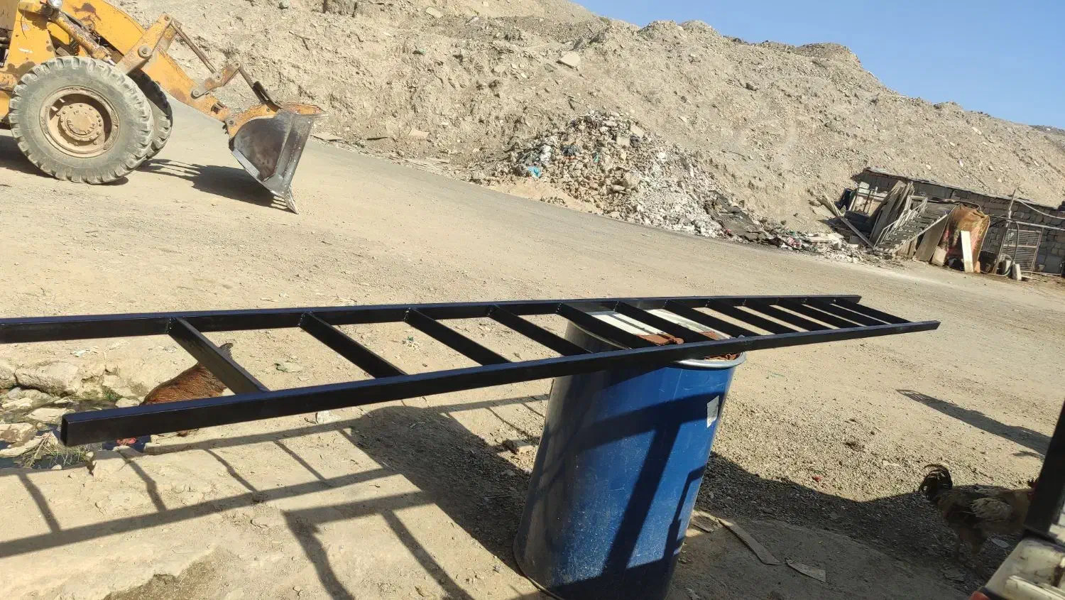 نردبان اهنی|ابزارآلات|تهران, شهرک ولیعصر جنوبی|دیوار