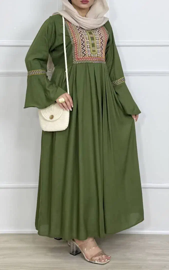 لباس|لباس|بهمن, |دیوار