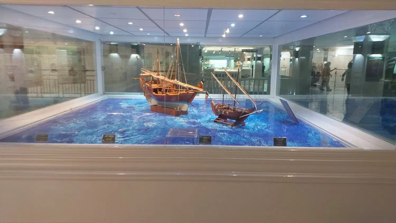 حمل اثاثیه منزل باکادری مجرب|خدمات حمل و نقل|لاهیجان, شیشه گران|دیوار