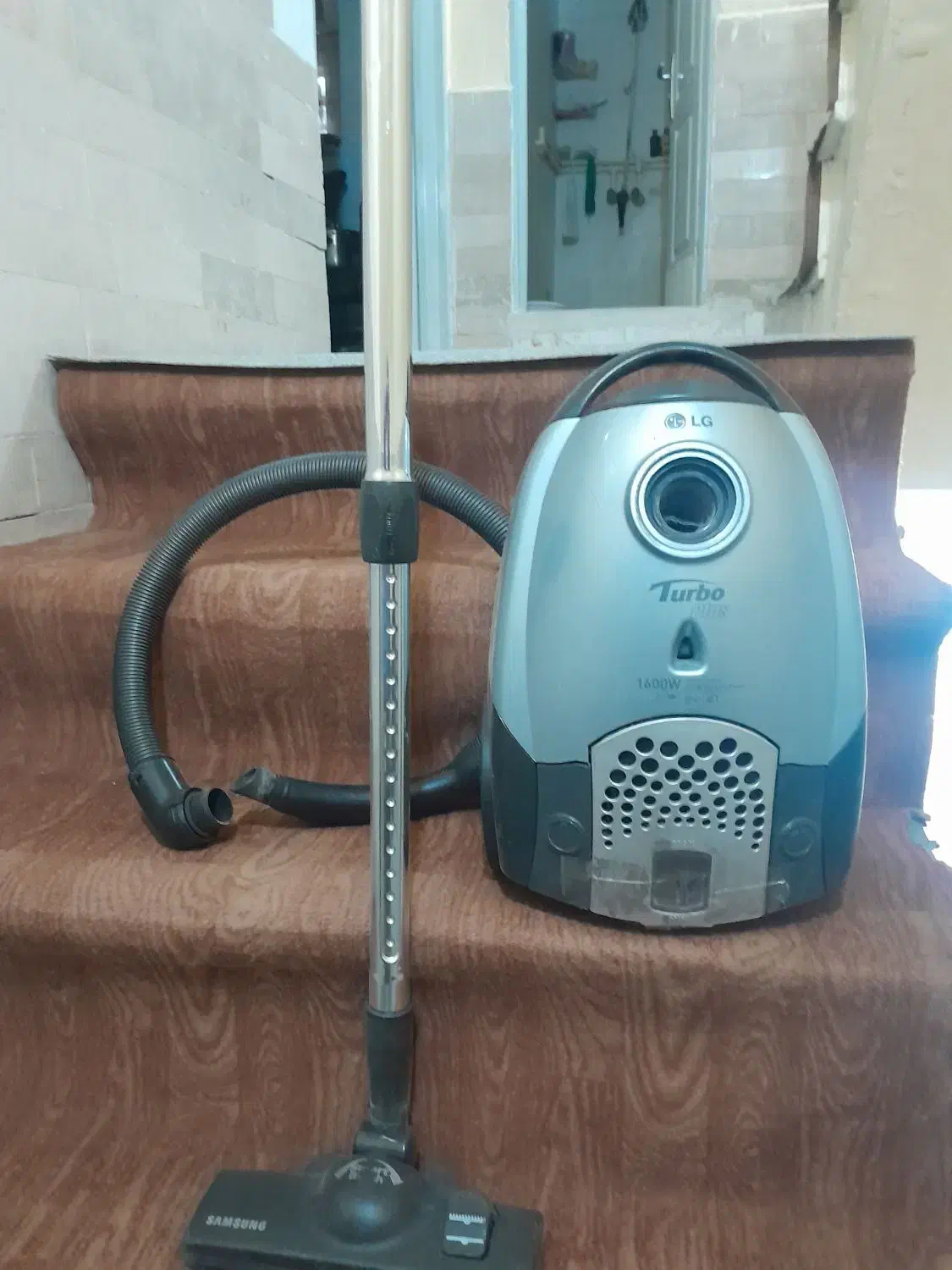 جارو برقی و تخته زیر تخت خواب دونفره|جاروبرقی، جارو شارژی، بخارشو|بهارستان, |دیوار