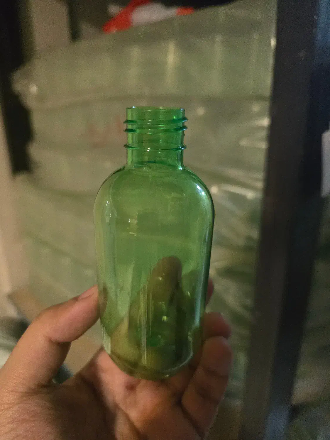 بطری سبز کمرنگ پت|ظروف نگهدارنده، پلاستیکی، یک‌بارمصرف|سنگر, |دیوار