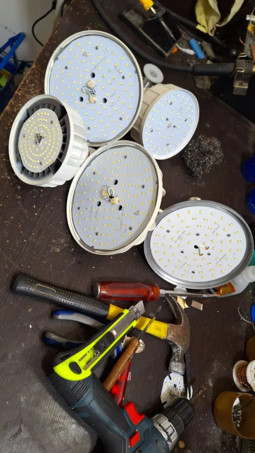 تعمیر تخصصی لامپ پرژکتور لوستر هالوژن محافظ|خدمات پیشه و مهارت|اراک, |دیوار