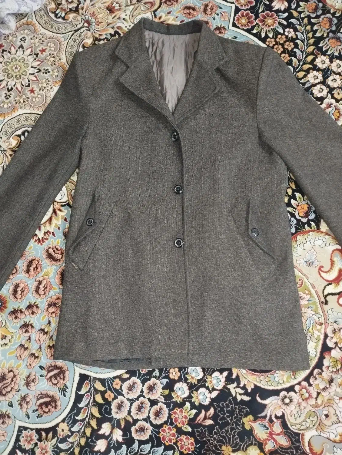 کاپشن|لباس|تیران, |دیوار