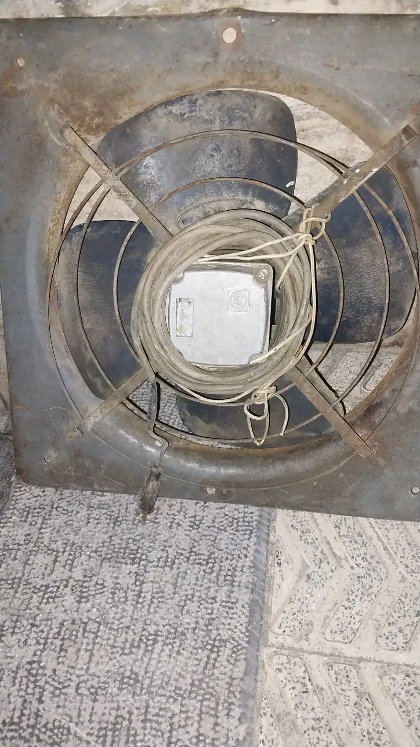 هواکش صنعتی ۳۰۰۰ دور|پنکه و تصفیهکنندهٔ هوا|کرج, برغان|دیوار