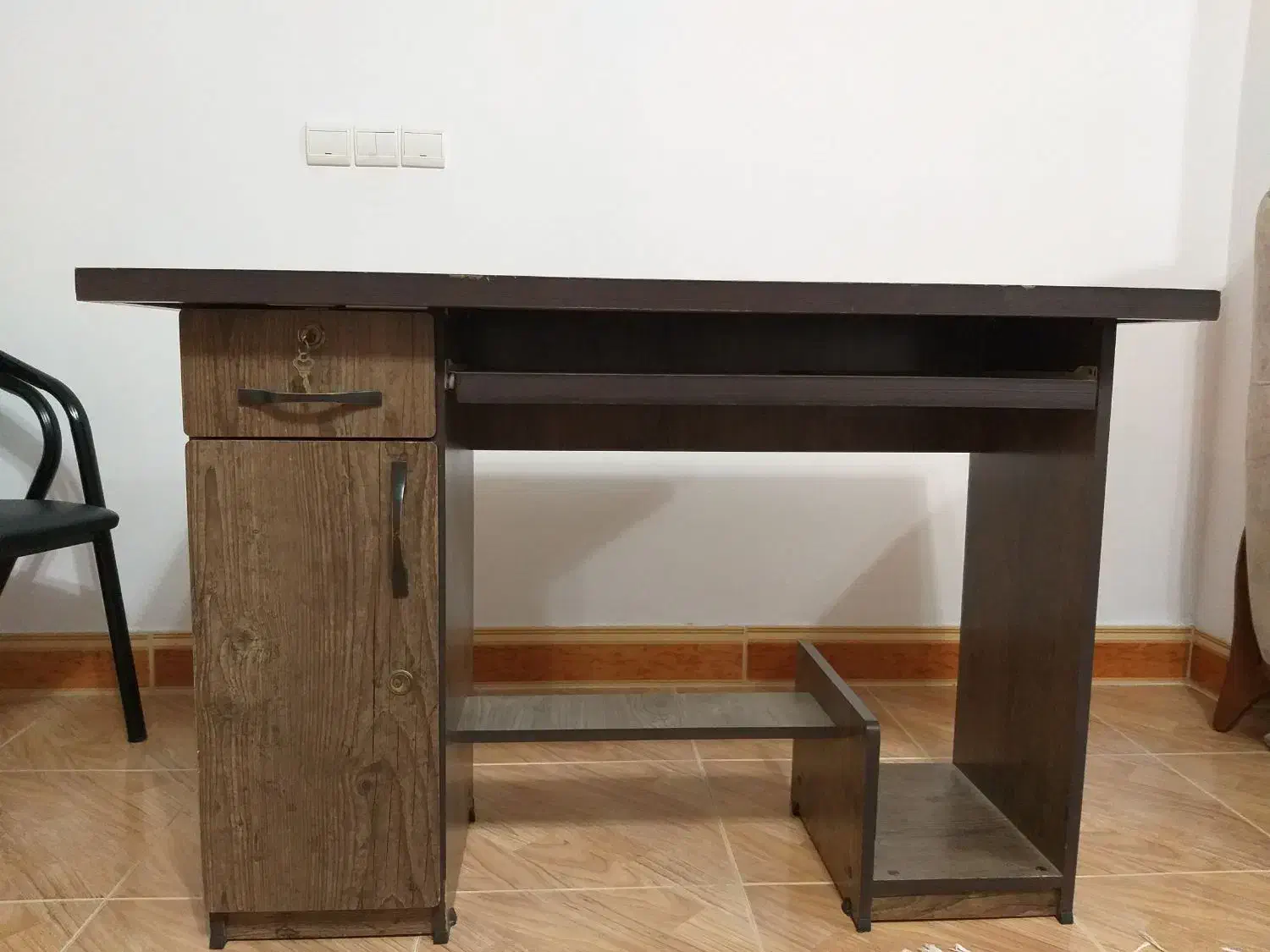 میز کامپیوتر|میز تحریر و کامپیوتر|صومعهسرا, |دیوار