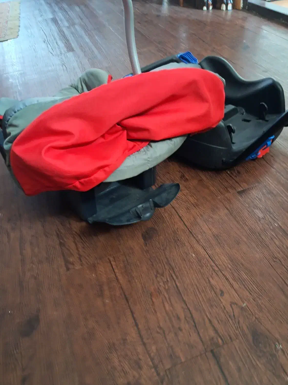 کریر بچه|تخت و صندلی بچه|سورک, |دیوار