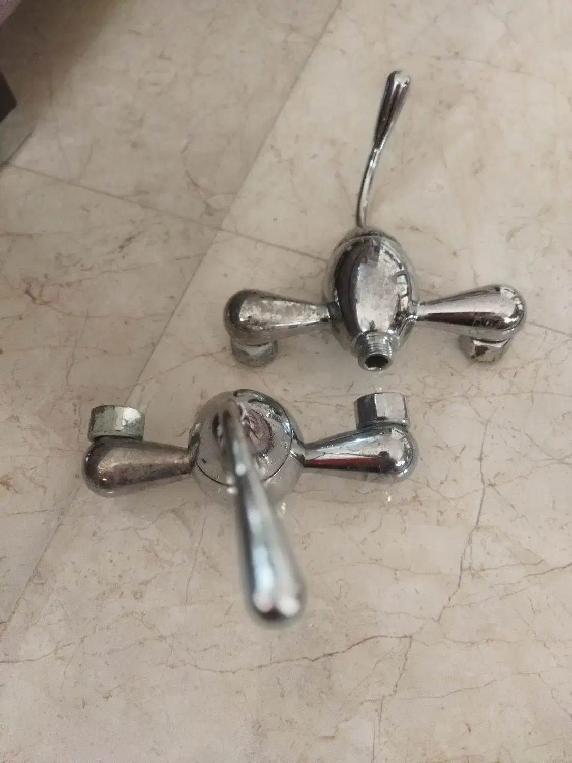 شیر آلات سرویس بهداشتی و فرنگی  دو عدد موجود|لوازم سرویس بهداشتی|قائم‌شهر, |دیوار