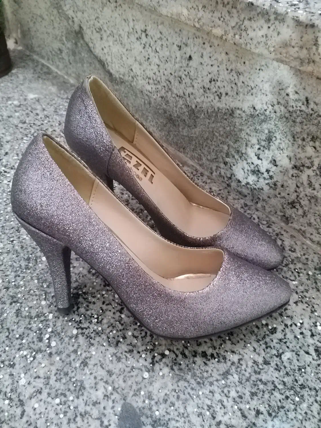 کفش مجلسی|کیف، کفش، کمربند|قم, شهر قائم|دیوار