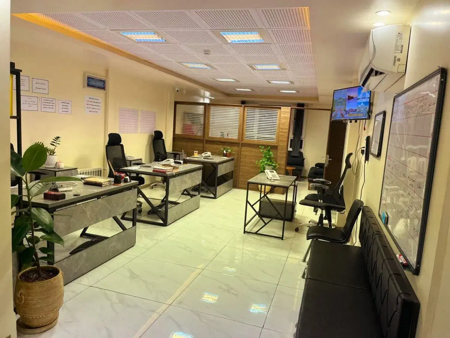 ادمین تولید محتوا عکاسی. ادیت سه روز در هفته|استخدام رایانه و فناوری اطلاعات|تهران, فلسطین (میدان انقلاب)|دیوار