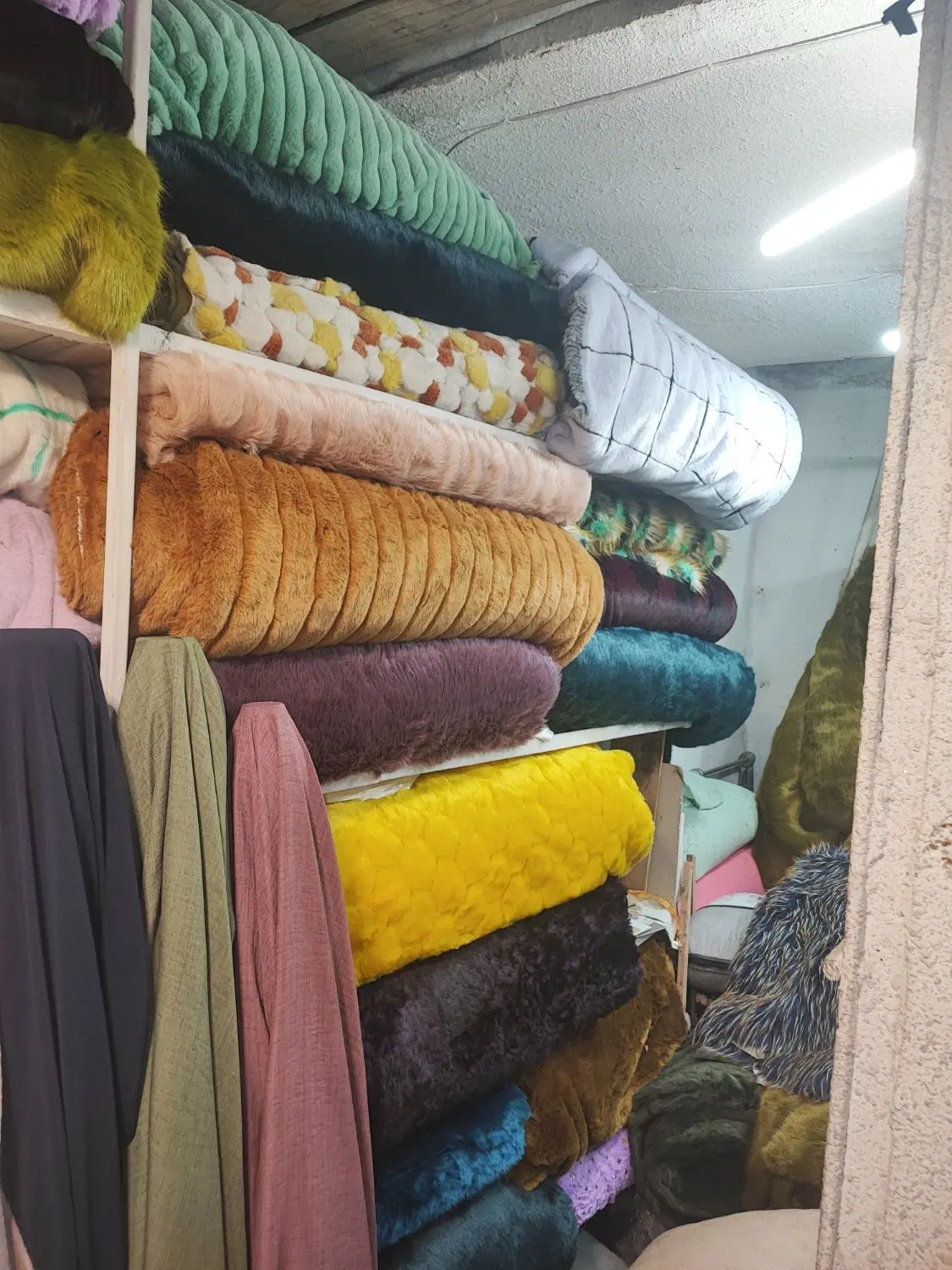 پارچه خز مناسب پالتو فرشینه شال مبل و ...|لوازم خیاطی و بافتنی|تهران, هرندی|دیوار