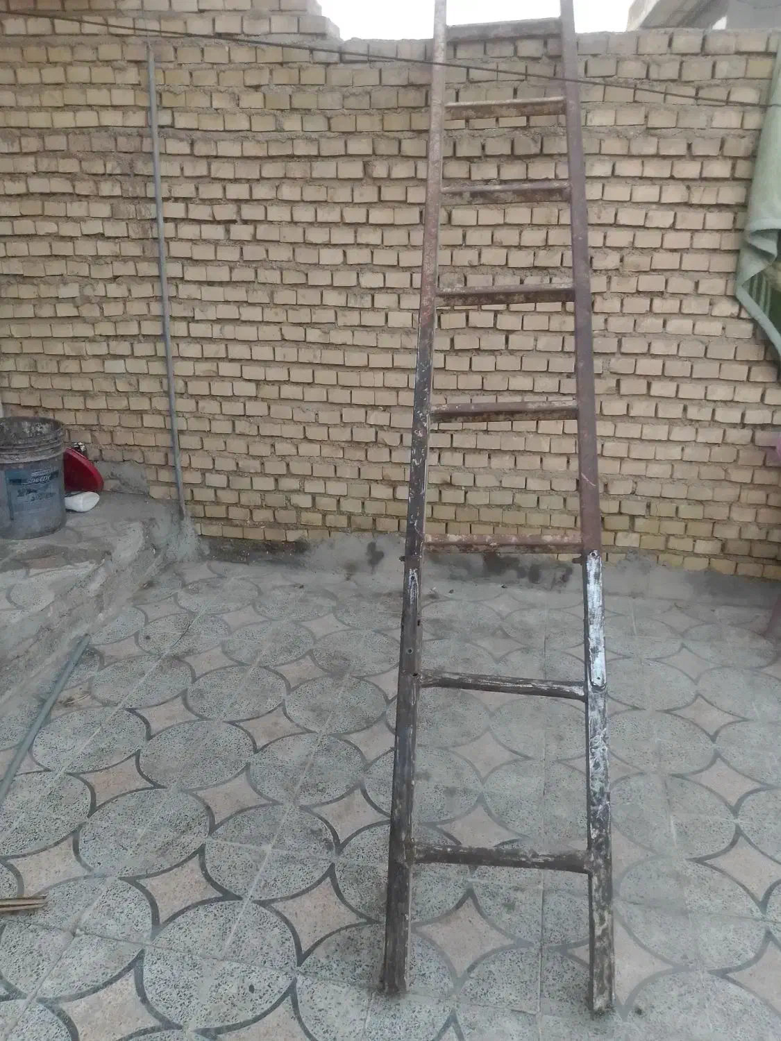 نردبان (یا پله)|ابزارآلات|شوشتر, |دیوار