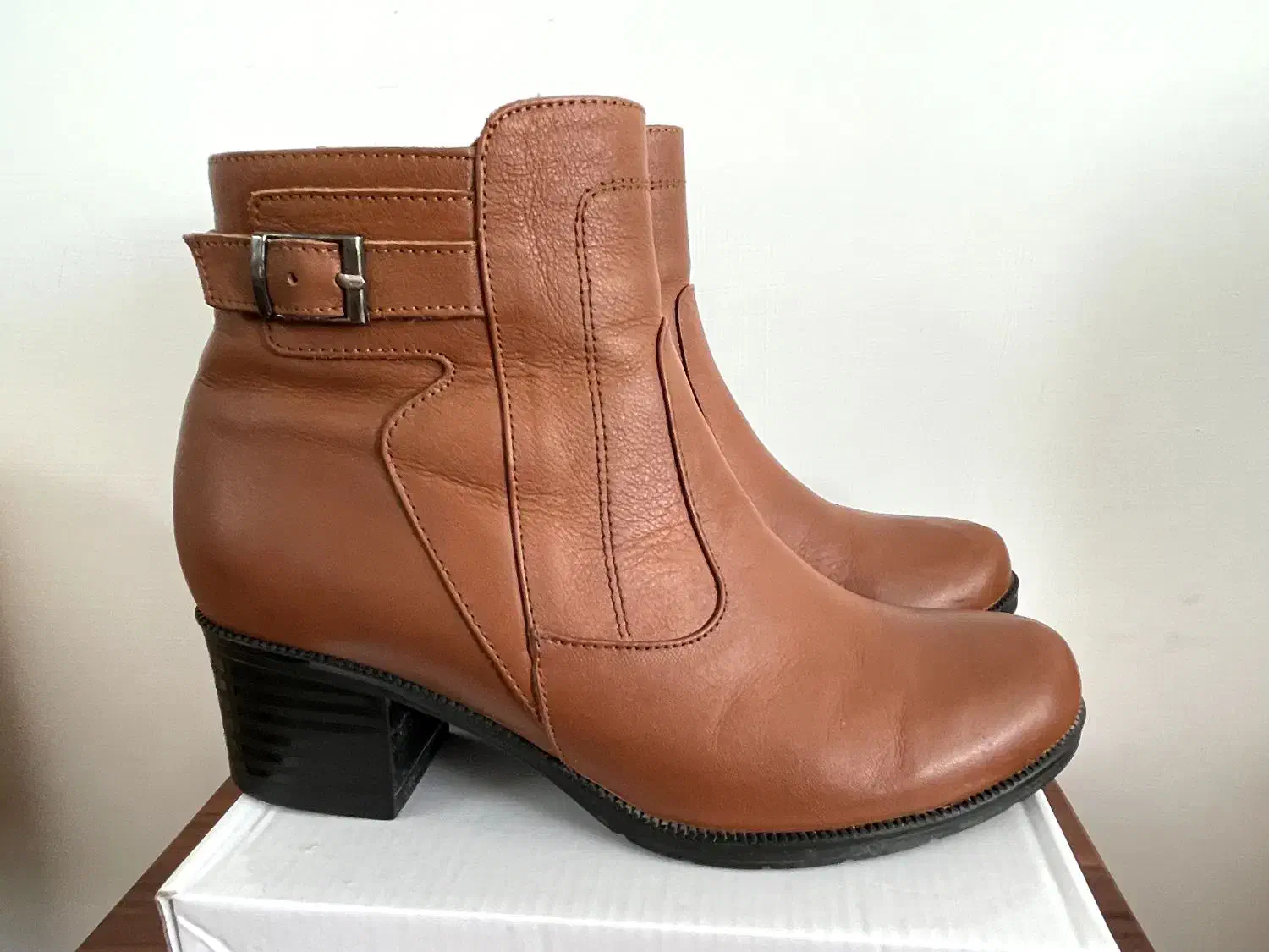 بوت سایز 37|کیف، کفش، کمربند|بوانات, |دیوار