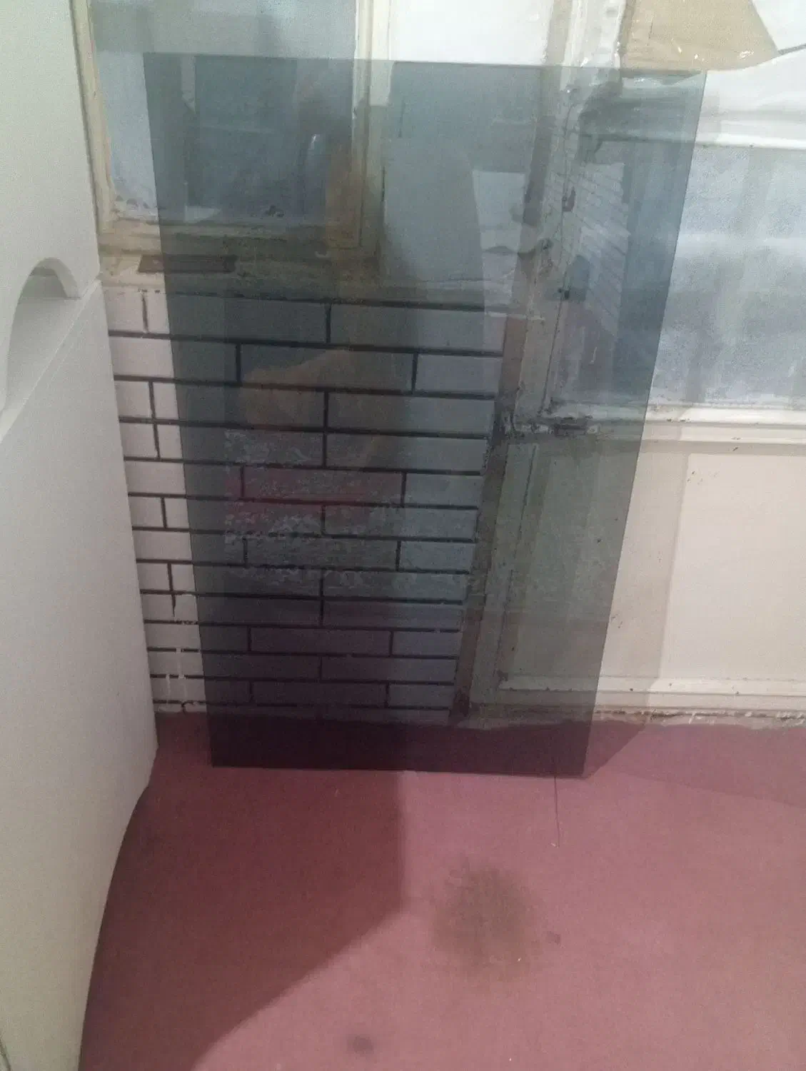 شیشه و آینه|آینه|بومهن, |دیوار