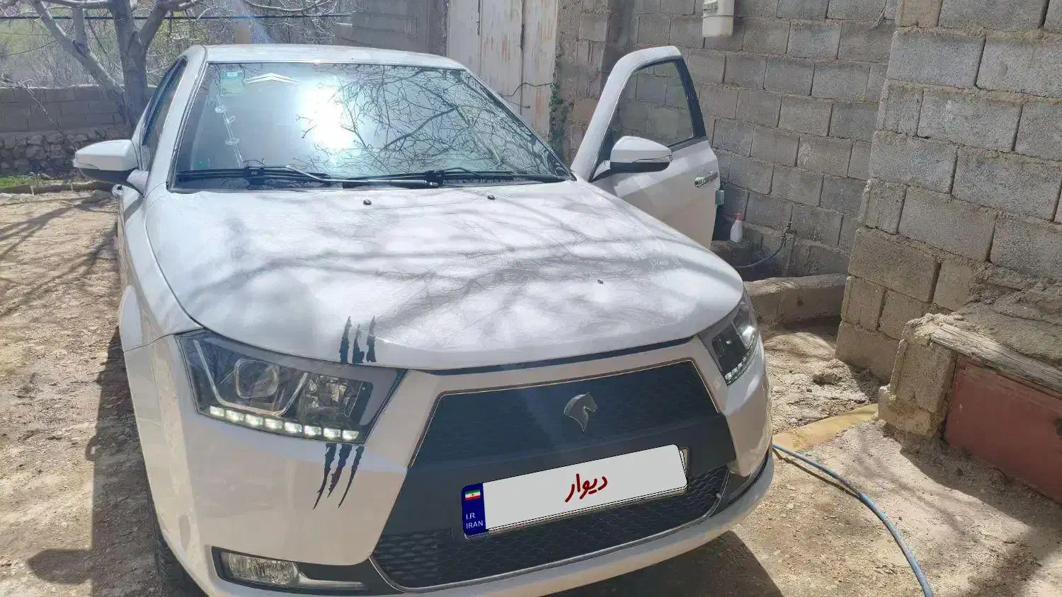 دنا|خودرو سواری و وانت|سپیدان, |دیوار