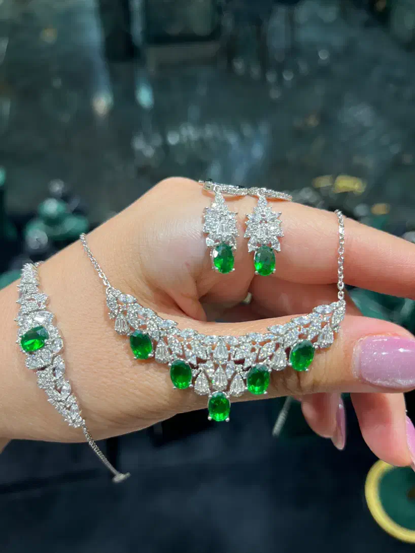 سرویس زمرد جواهر تمام نقره لوکس عین طلا خارجی|بدلیجات|تبریز, |دیوار