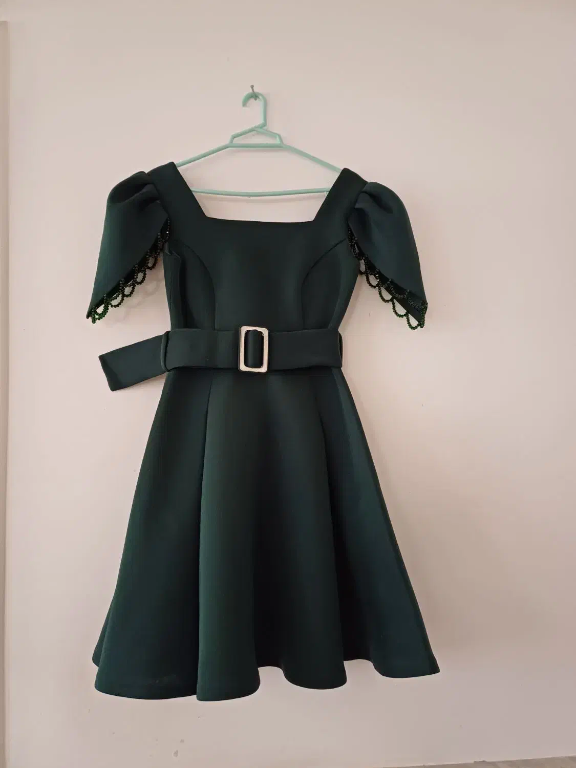 لباس مجلسی|لباس|فامنین, |دیوار