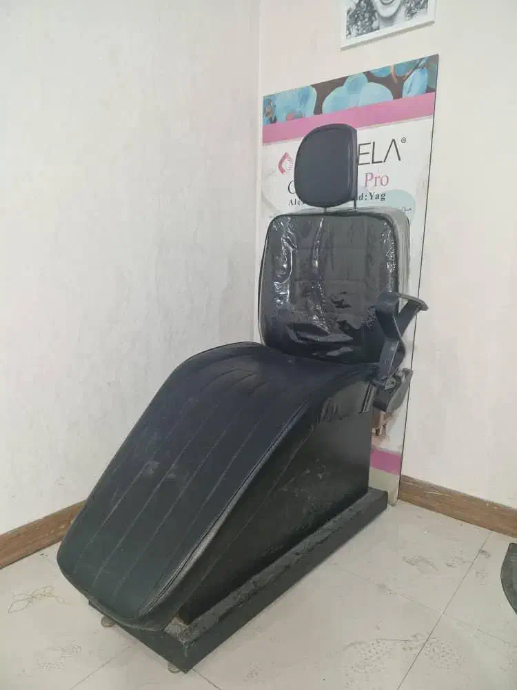 تخت اصلاح|آرایشگاه و سالن‌های زیبایی|اهواز, گلستان|دیوار