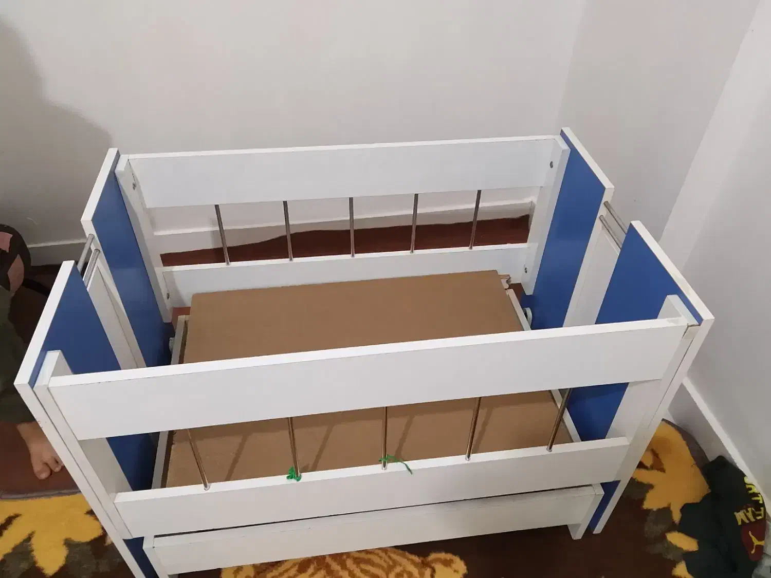 تخت گهواره ای|تخت و سرویس خواب|بروجرد, |دیوار