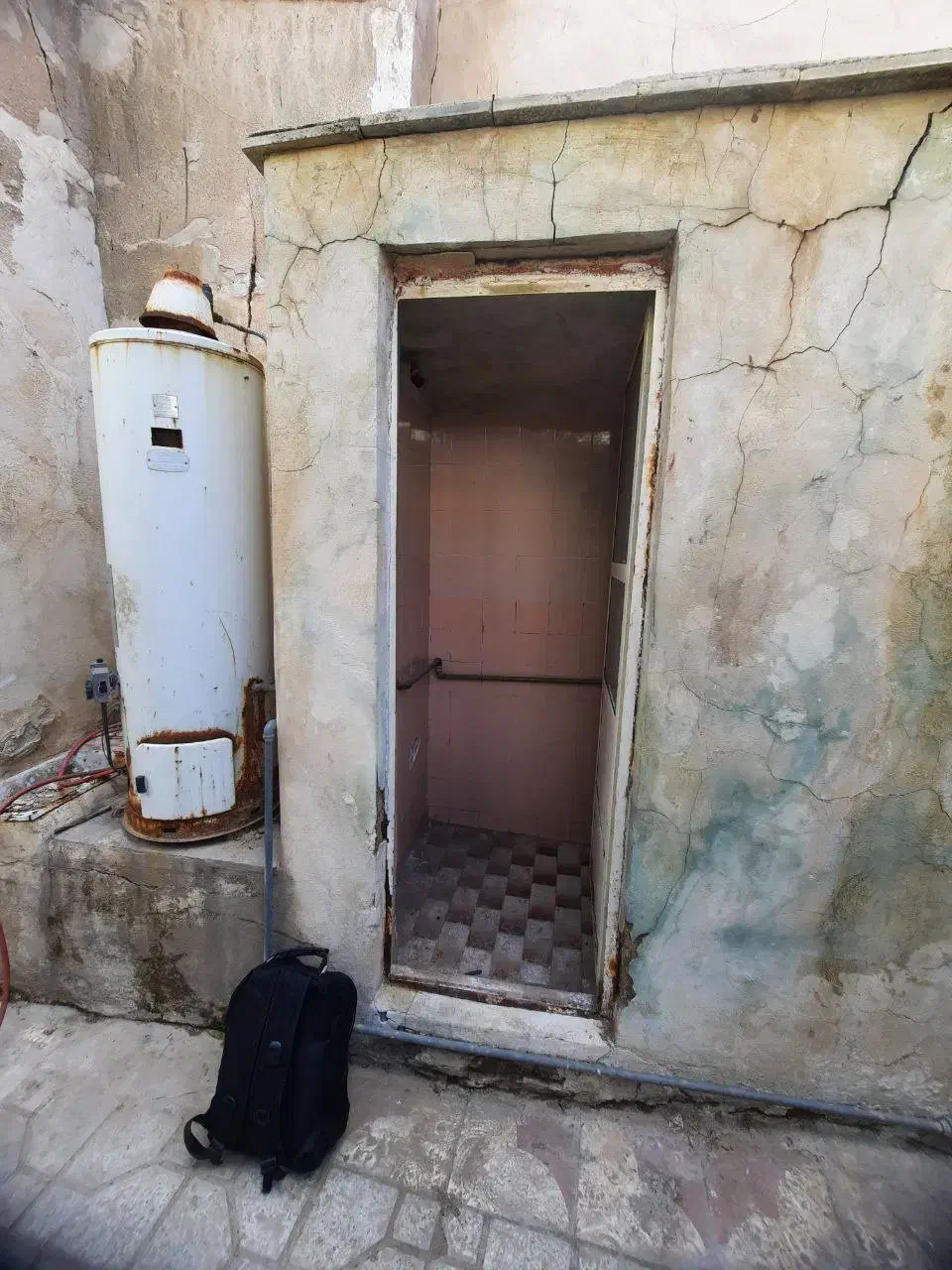 منزل کلنگی مرکز شهر شیراز|فروش خانه و ویلا|شیراز, لب آب|دیوار