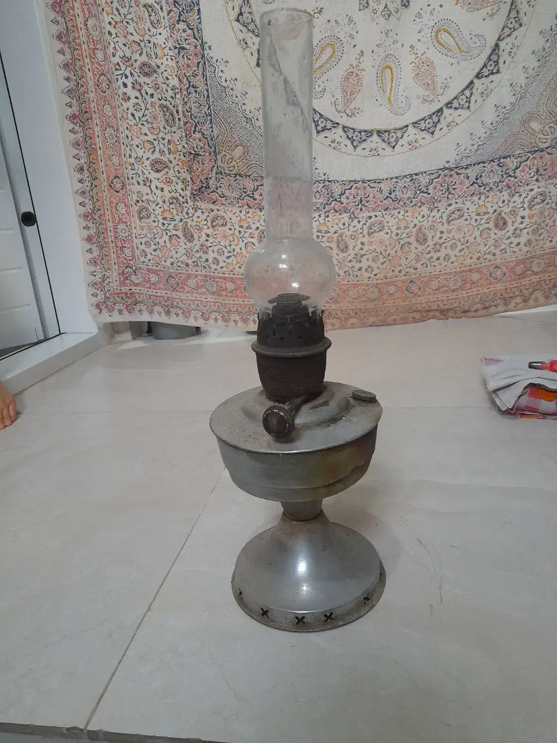 چراغ گردسوز|کلکسیون اشیاء عتیقه|لنگرود, |دیوار