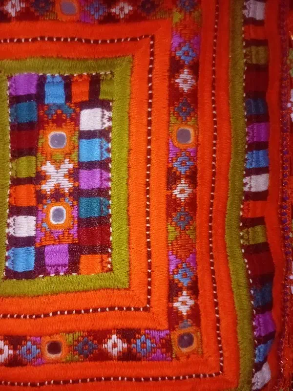 دوچگر هستم|لباس|ایرانشهر, |دیوار