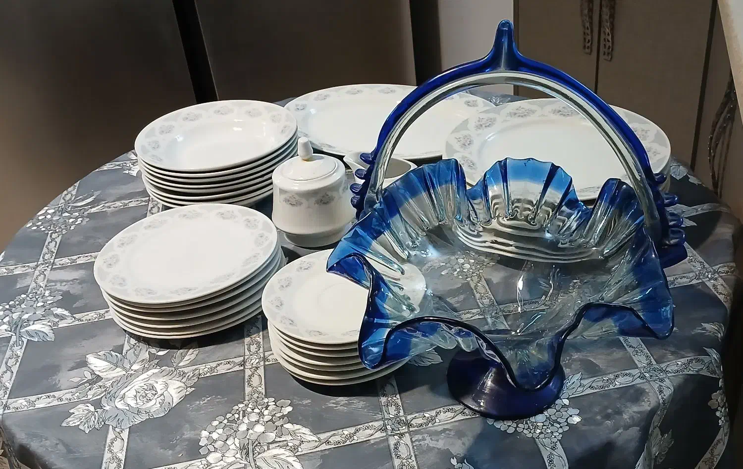 ظروف چینی|ظروف سرو و پذیرایی|صدرا-فارس, فاز ۱|دیوار