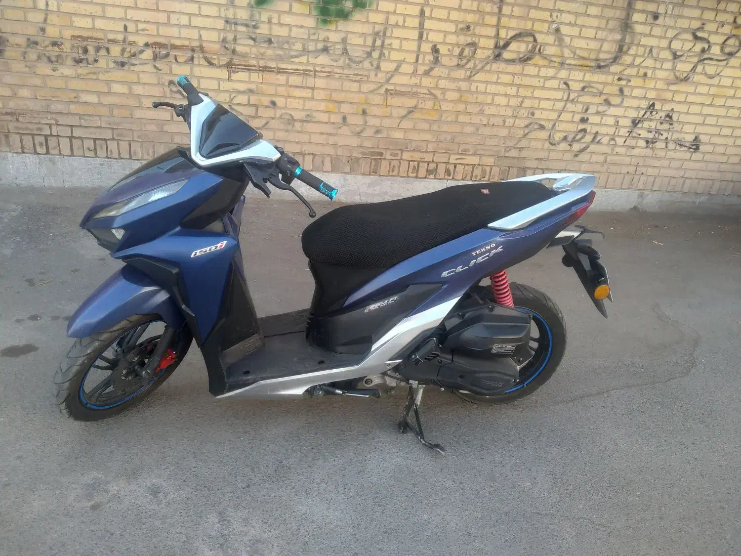 موتور کلیک توسن تکنو ۱۵۰.|موتورسیکلت|میانه, |دیوار