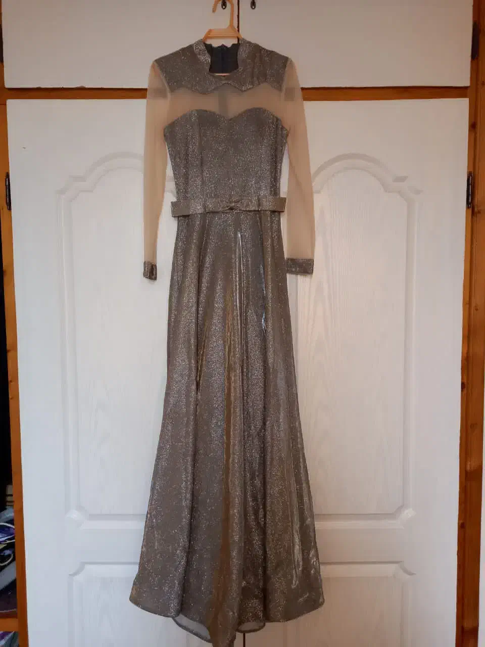 لباس مجلسی|لباس|لاهیجان, گلستان|دیوار