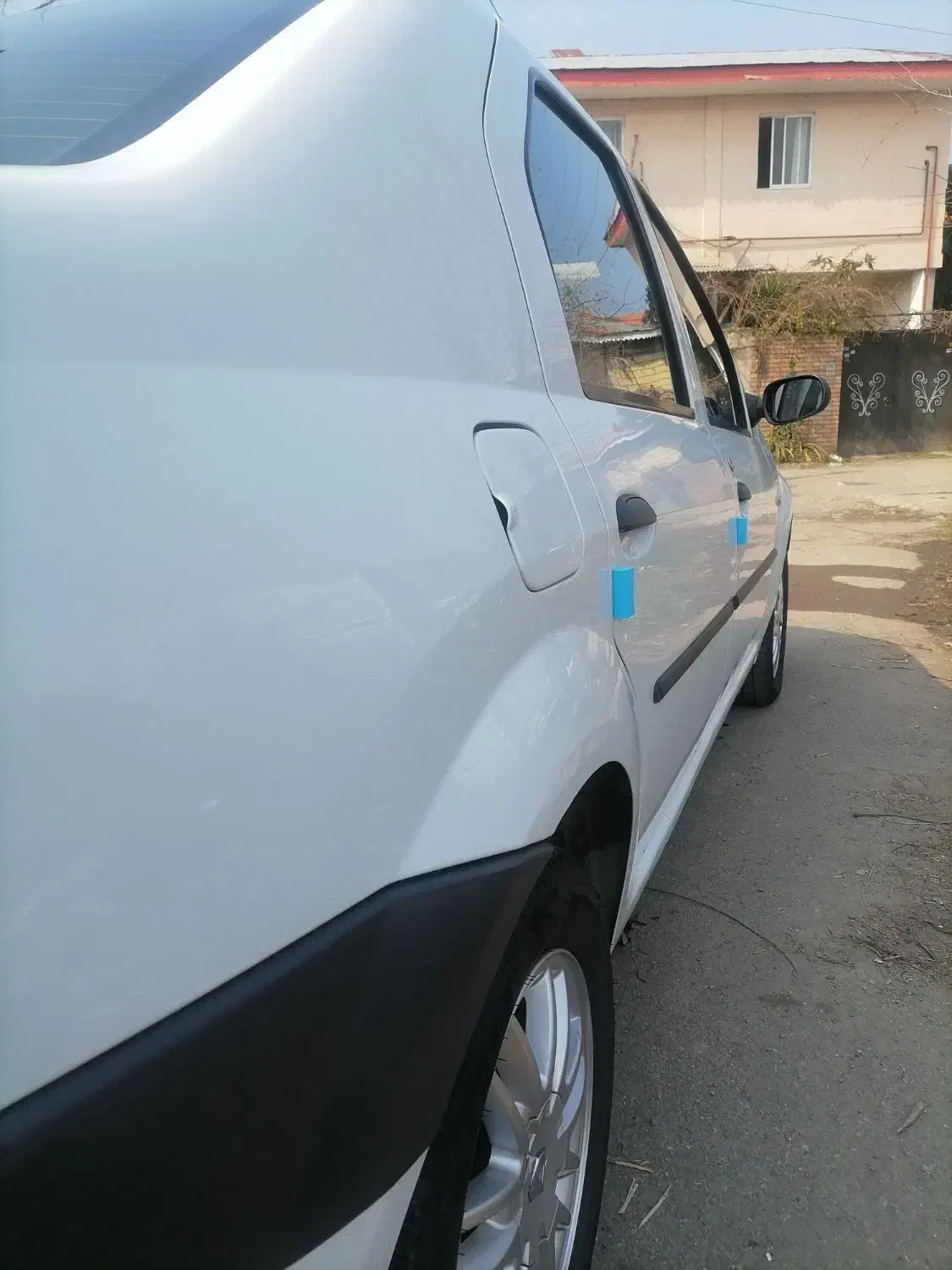 ال ۹۰ پارس خودرو مدل ۹۵ سفید کم کار|خودرو سواری و وانت|رشت, نیروی دریایی|دیوار