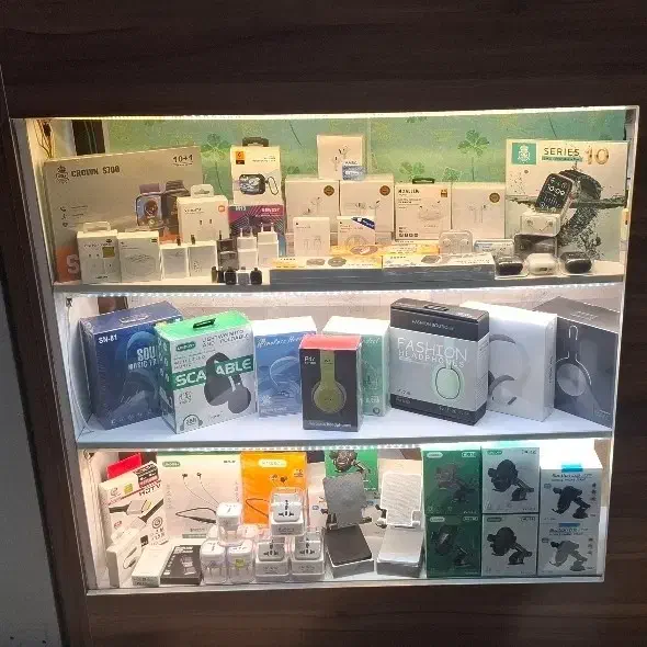 لوازم جانبی موبایل به قیمت عمده|لوازم جانبی موبایل و تبلت|کرمانشاه, |دیوار