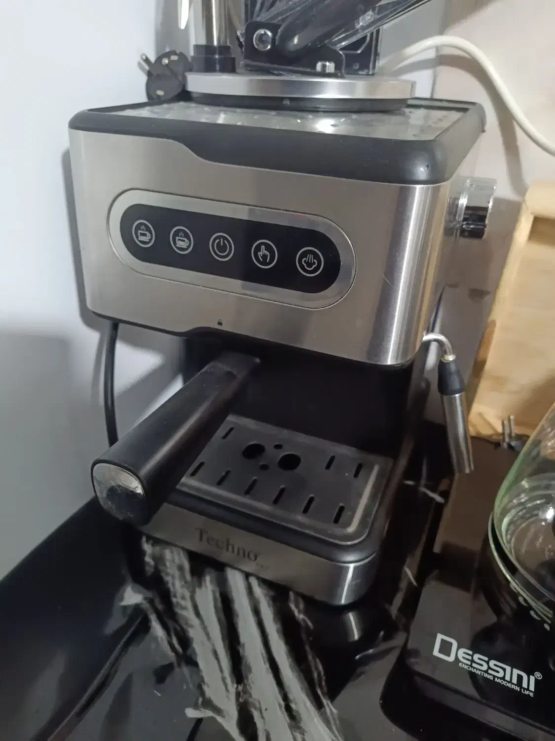 قهوه ساز|قوری، کتری، قهوه‌ساز دستی|تنکمان, |دیوار