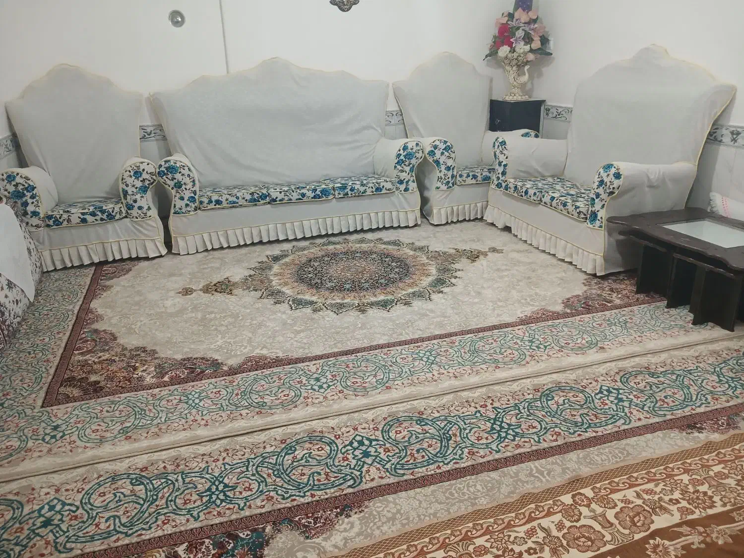 مبل|مبلمان خانگی و میز عسلی|قائن, |دیوار