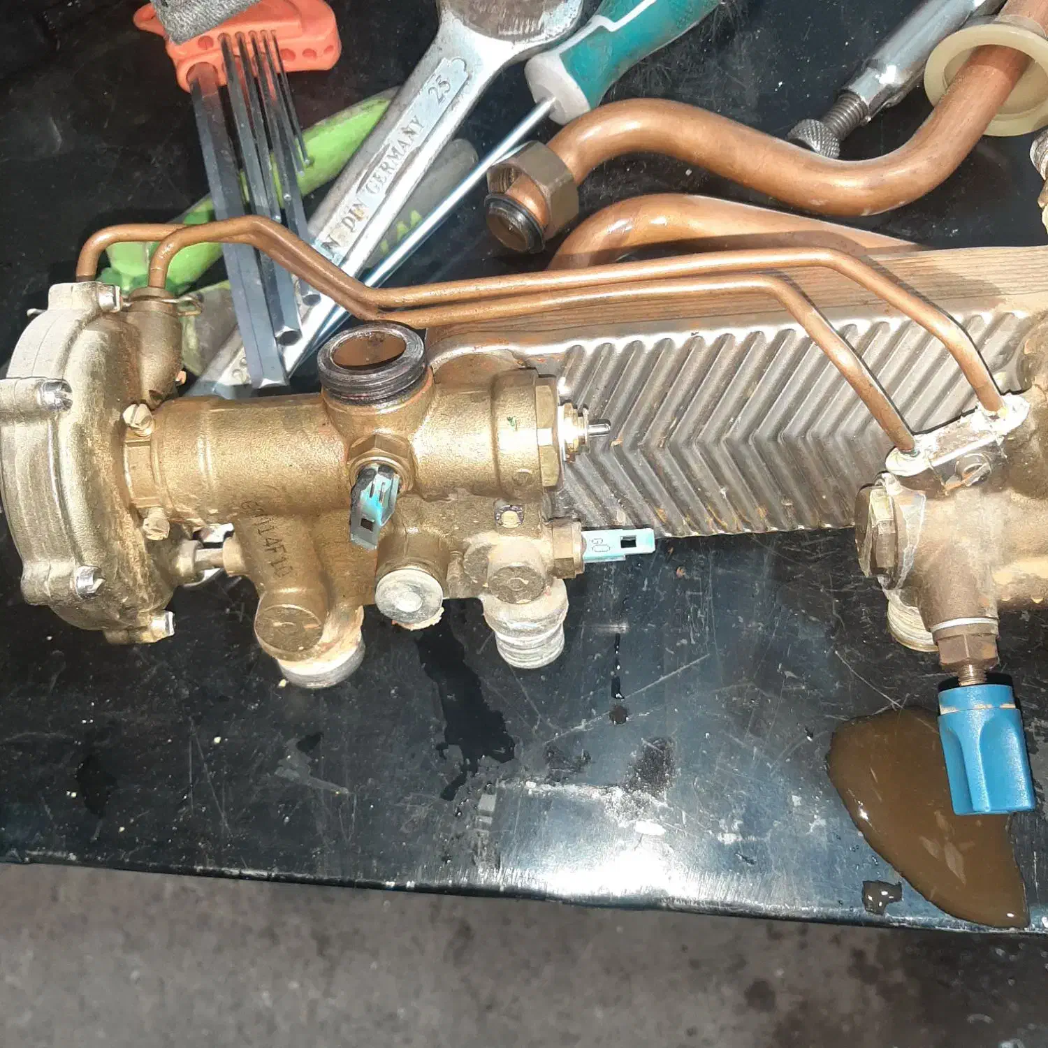 تعمیر فروش نصب رادیاتور و پکیج راستین|آبگرمکن، پکیج، شوفاژ|هشتگرد, فاز ۱ مهستان|دیوار