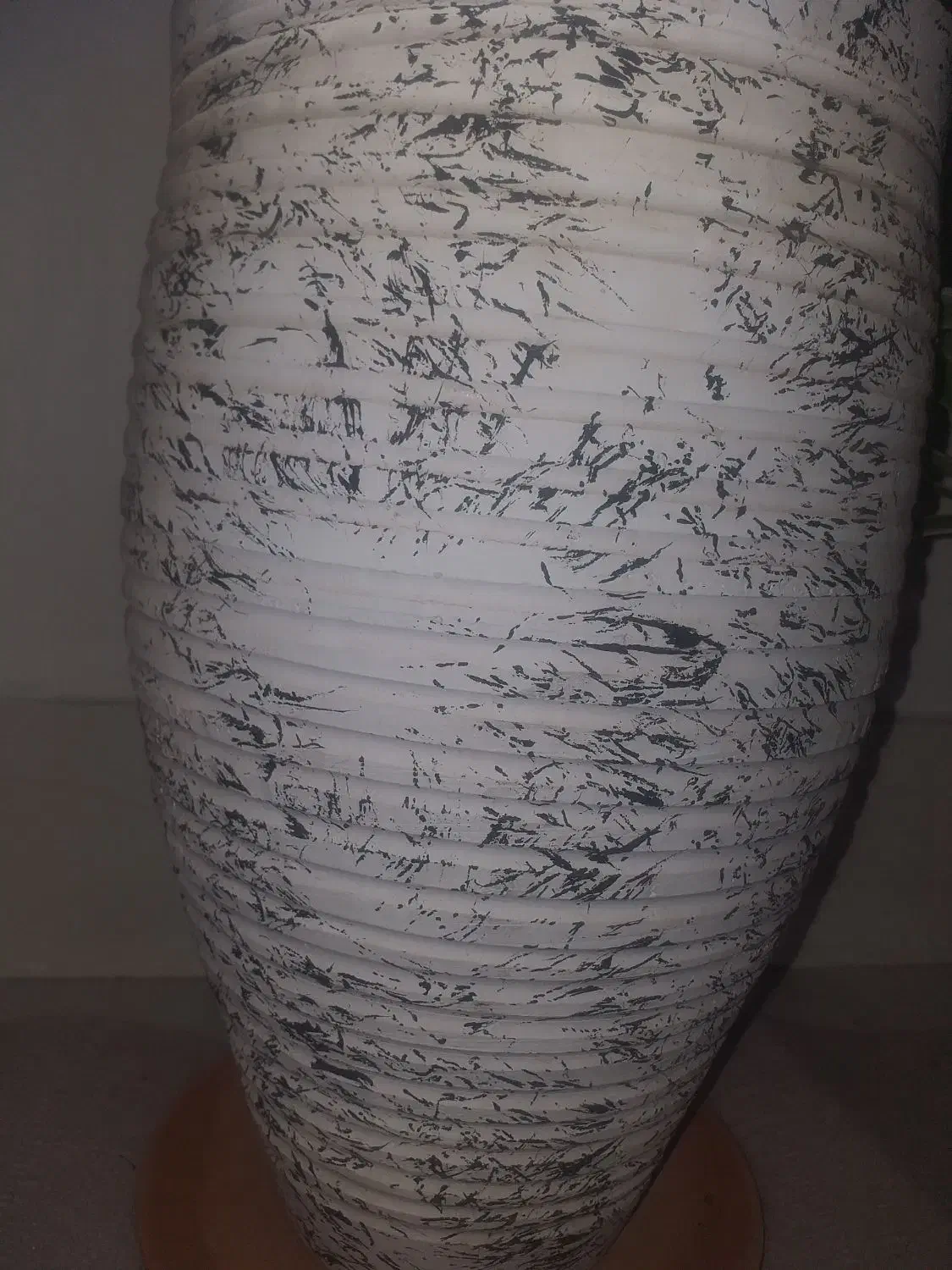 گلدون سفال و پتینه|گل و گیاه طبیعی|ایذه, |دیوار