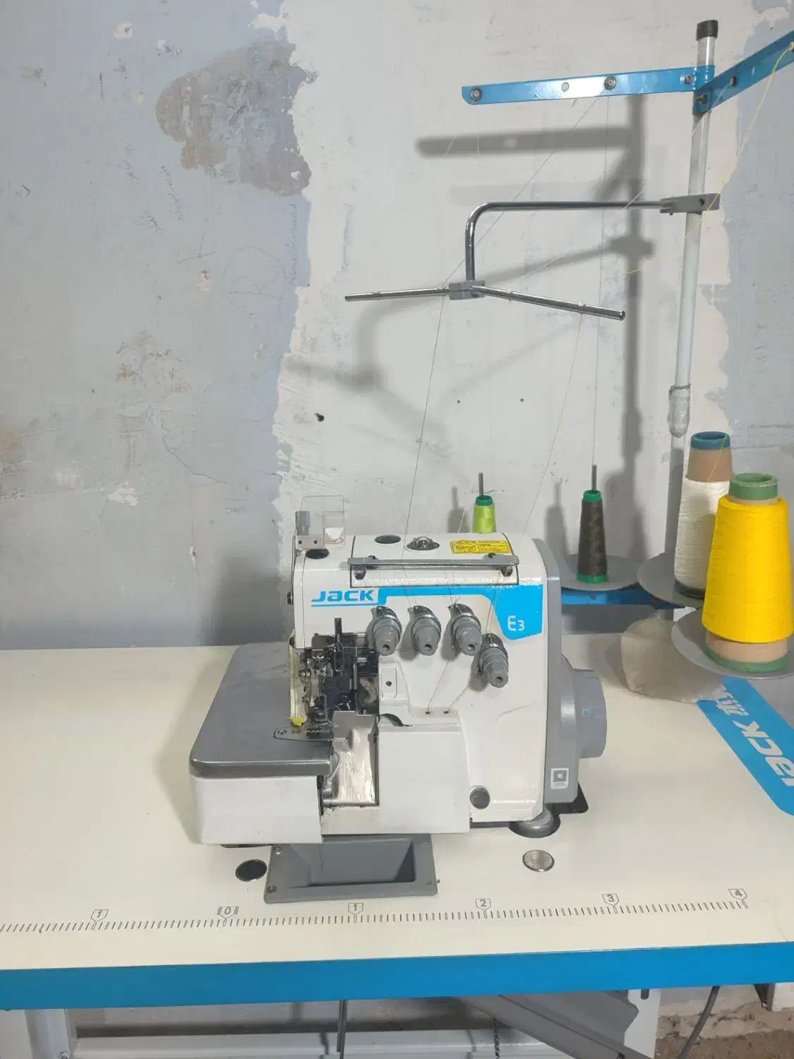 زیگزال 4 نخ درحد اکبند|چرخ خیاطی و ریسندگی|قرچک, میرزائی شمالی|دیوار