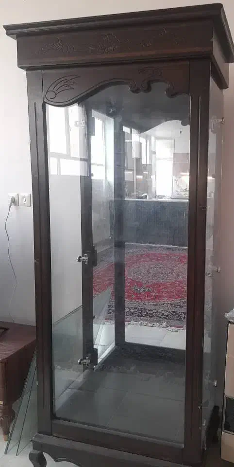 ویترین شیشه ایی|بوفه، ویترین، کنسول|فولادشهر, B8|دیوار
