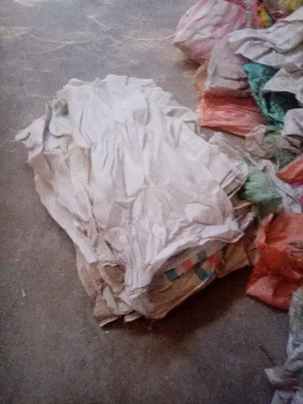 کیسه خالی|ظروف نگهدارنده، پلاستیکی، یک‌بارمصرف|نیشابور, شهرک رضوی|دیوار