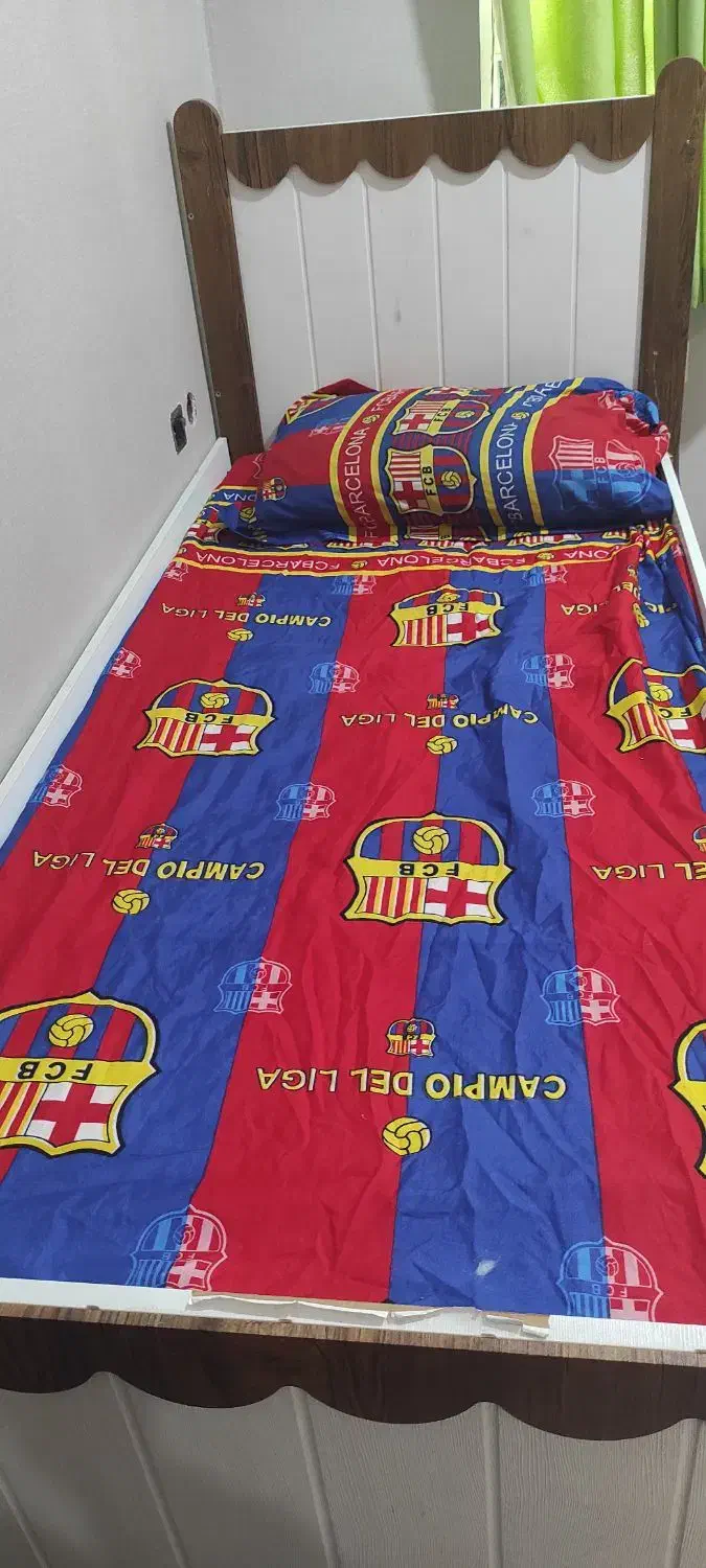 تخت خواب و کمد و ایینه|تخت و سرویس خواب|دوگنبدان, |دیوار