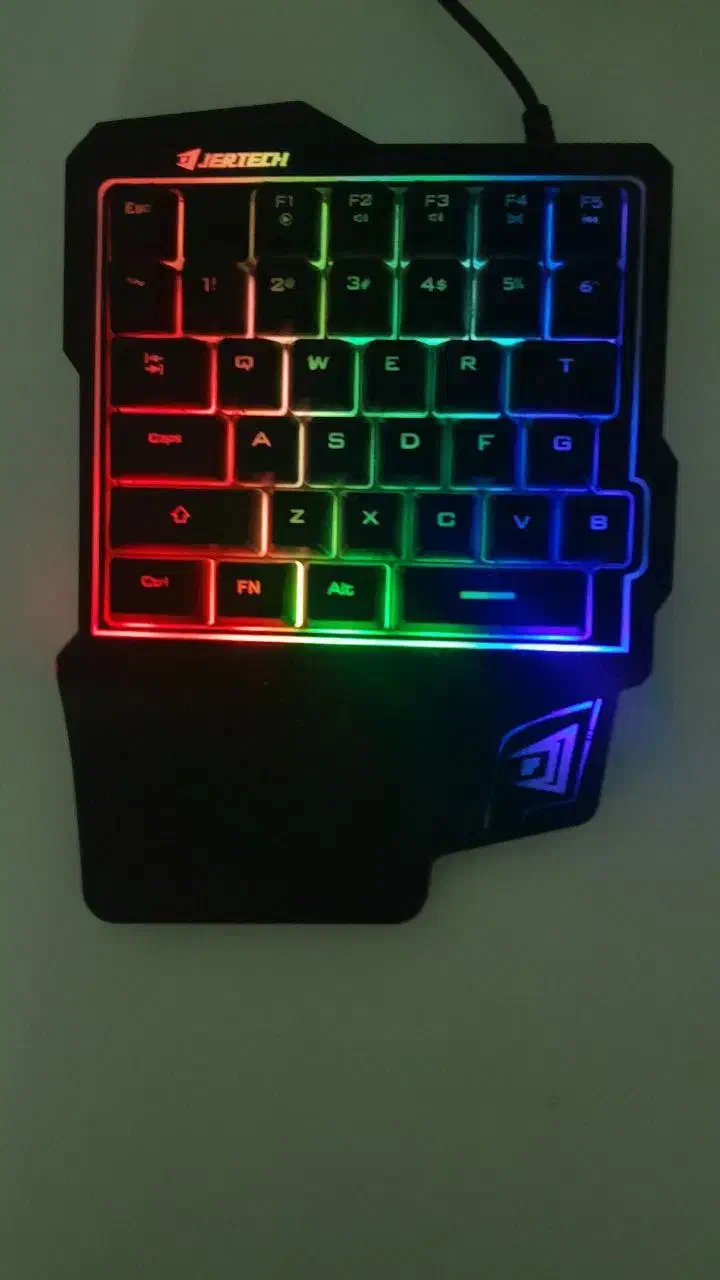 مینی کیبورد گیمینگ اصلا کار نکرده|کنسول، بازی ویدئویی و آنلاین|کرمانشاه, |دیوار